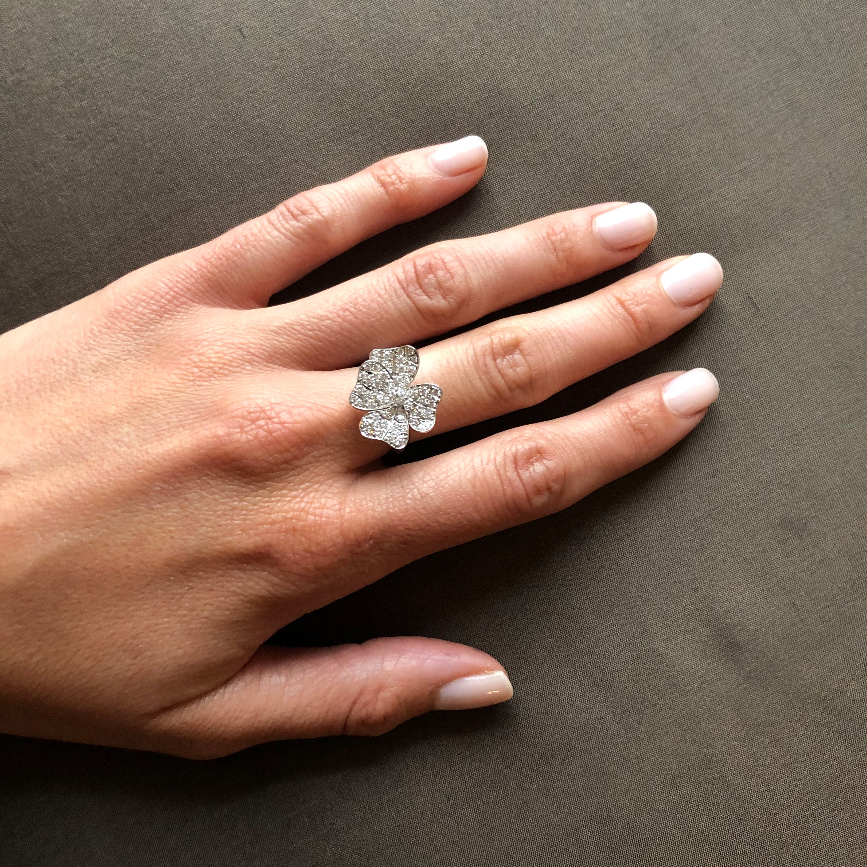 Ring Palladium with White Diamonds
