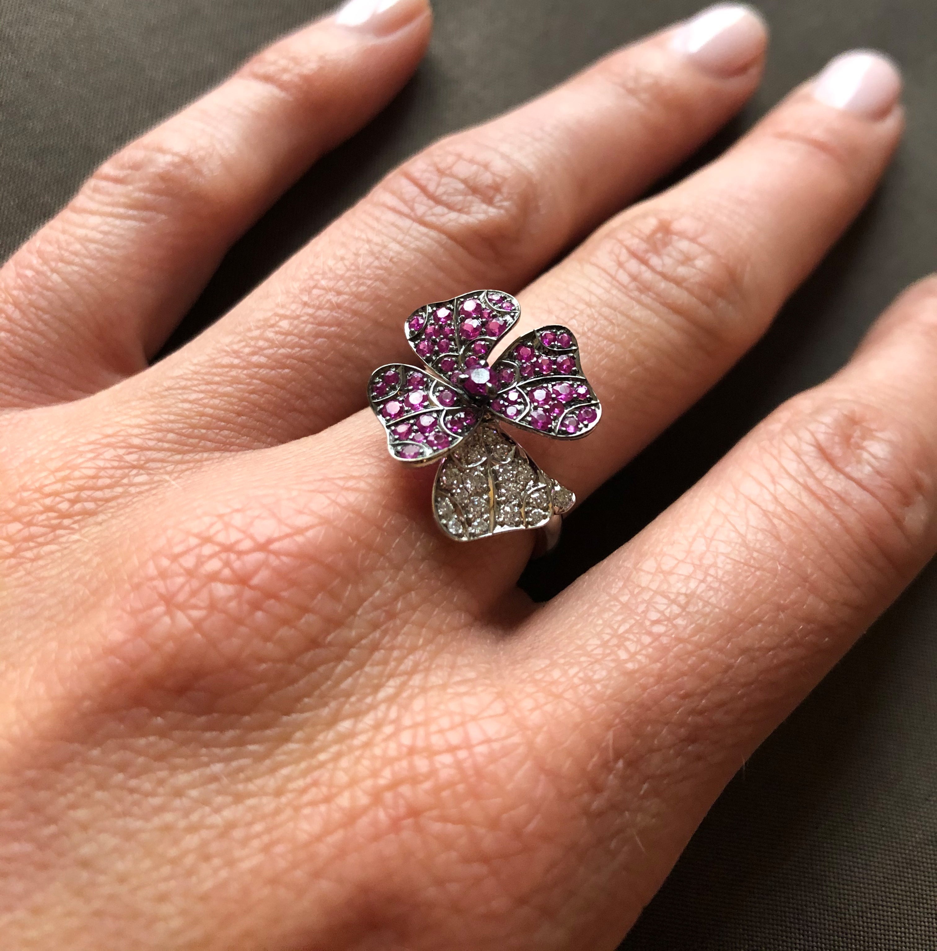 Ring Palladium with Pink Sapphires and White Diamonds