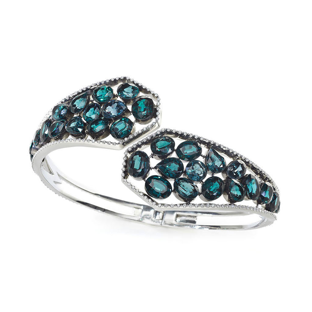 AENEA FLOW Collection Bangle Platinum with coclourchanging Spessardites and White Diamonds 